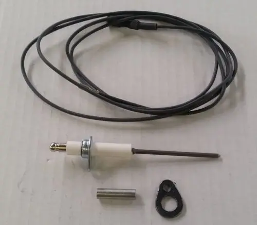 Überwachungselektrode von Remeha mit einem Sensor und Anschlusskabel, zusammen mit einem metallischen Verbindungselement und einer Halterung.